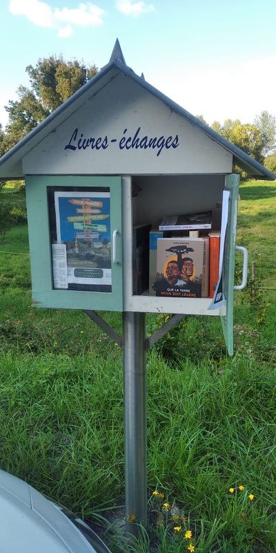 Boîte à livres - Bord de Loire - Saumur
